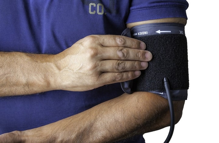 ग्वार फली के हाइपोग्लाइसेमिक और हाइपोलिपिडेमिक गुण हाई ब्लड प्रेशर से पीड़ित लोगों के लिए सबसे अच्छा प्राकृतिक उपाय बनाता है.