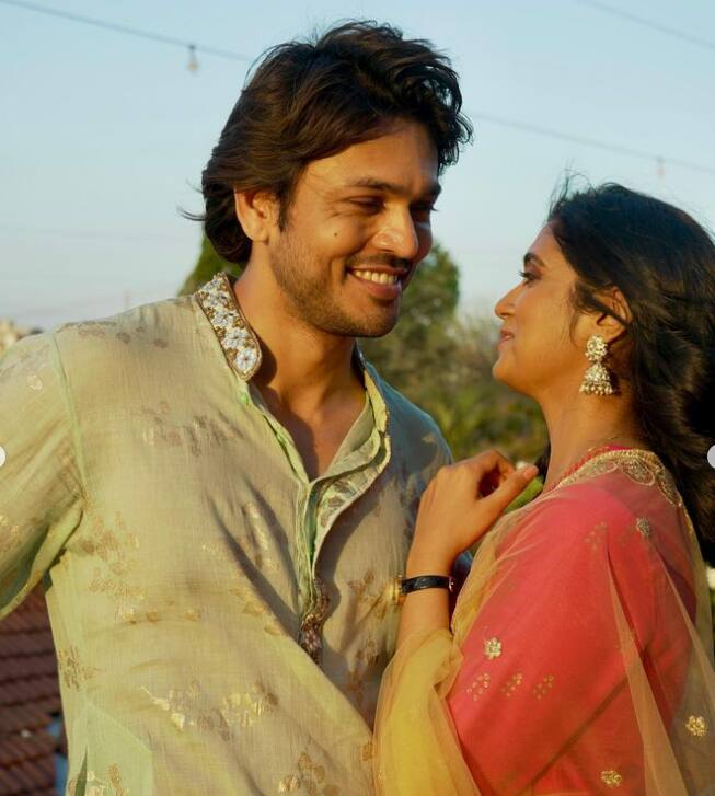 पण सध्या सोशल मिडियावर या दोघांच्या फोटोमुळे चर्चांना चांगलेच उधाण आले आहे.