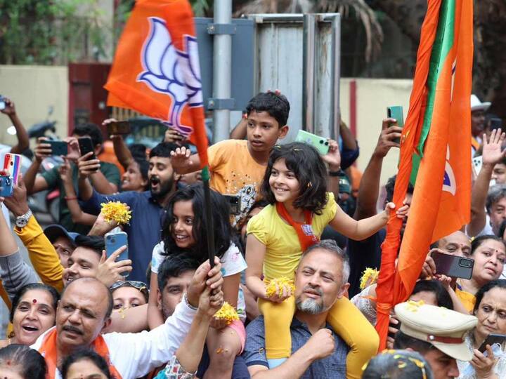 Women and children were among those gathered to see the Prime Minister Narendra Modi amid his roadshow ahead of the elections in Karnataka. (Image: BJP Karnataka/Twitter)
