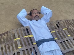 Thane News: 'आर्यन स्टमक मॅन' पंडित धायगुडे यांचा विश्वविक्रम ,  270 किलो वजनाची बाईक 150 वेळा गेली पोटावरून