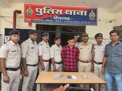 लड़की बनकर की वॉट्सऐप चैटिंग, ऐंठे लाखों रुपए, खुलासा होने पर युवक को उतारा मौत के घाट