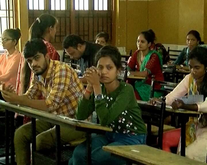 talati cum mantri exam held today Talati Exam:  શાંતિપૂર્ણ માહોલમાં તલાટી કમ મંત્રીની પરીક્ષા શરૂ, 8 લાખથી વધુ ઉમેદવારો મેદાને