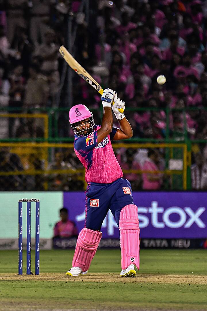 ராஜஸ்தான் ராயல்ஸ் அணி கடைசி 3 போட்டிகளில் தொடர்ந்து தோல்வியை தழுவியது.இந்த ஆட்டத்தில் கட்டாயமாக வெற்றி பெற வேண்டும் என அந்த அணி தீவிர பயிற்சியில் மேற்கொண்டார்கள்.