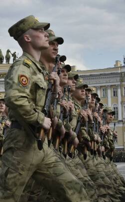 ਫੌਜ ਦੀ ਭਰਤੀ ਤੋਂ ਬਚਣ ਲਈ Russian ਨੌਜਵਾਨ ਬਦਲ ਰਹੇ 'Gender'