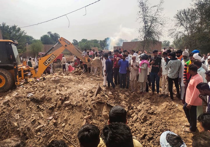 জানুয়ারি মাসে, রাজস্থানেই বায়ুসেনার দু'টি যুদ্ধবিমান ভেঙে পড়ে এক পাইলটের মৃত্যু হয়।