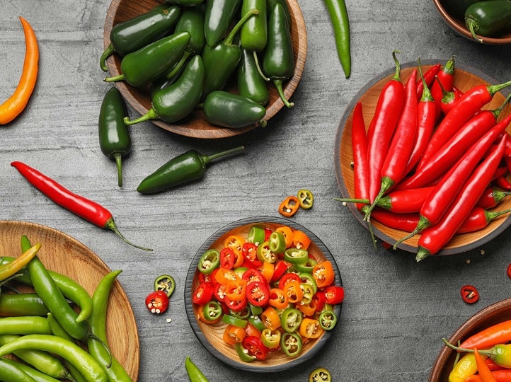 Do you love spicy food? See how it affects digestion in different ways Spicy Food : காரசாரமான உணவுதான் என் ஃபேவரைட் என்கிறீர்களா? அப்போ இதைப் படிங்க முதல்ல..