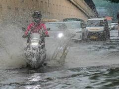 बेमौसम बारिश में भीगा दिल्ली-NCR! देशभर में घटा तापमान, जानें आपके राज्य में आज कैसा रहेगा मौसम