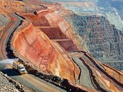 पेरू में सोने की खदान में लगी भीषण आग, 27 लोग जिंदा जले, सभी की मौत