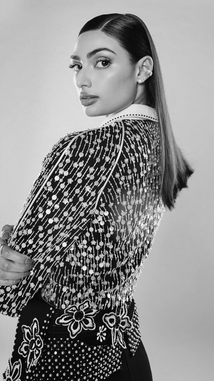 The actress kept her makeup minimal. (All Images: Instagram/athiyashetty)