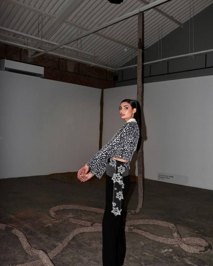 Athiya looked stunning in an embroidered black ensemble.