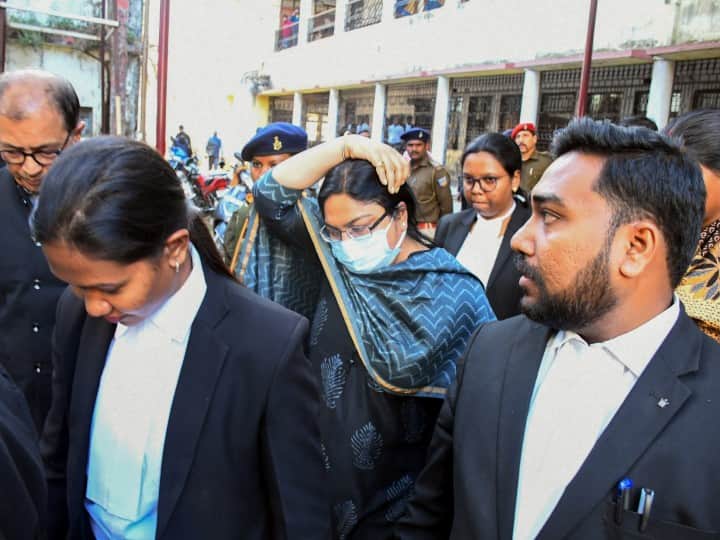 Supreme Court rejects bail plea of ​​suspended IAS  Officer Pooja Singhal Jharkhand: निलंबित IAS पूजा सिंघल को नहीं मिली जमानत, जेल में गुजारने होंगे चार महीने