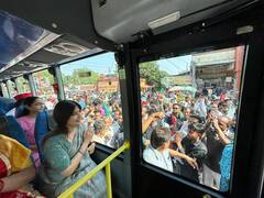 UP Nikay Chunav 2023: कानपुर मेयर प्रत्याशी के पक्ष में डिंपल यादव का रोड शो, मैनपुरी सांसद के अलग अंदाज की देखें तस्वीर