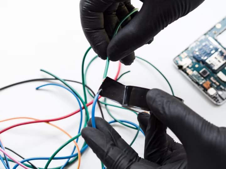 कंपनियों ने राइट टू रिपेयर पोर्टल पर अपने प्रोडक्ट के जिन पार्ट को डाले हैं, उन्हीं की रिपेयरिंग की जा सकती है. बाकी के पार्ट की रिपेयरिंग नहीं की जा सकती है.