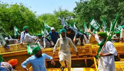 Farmers Support Wrestlers protest Broke Barricades delhi Wrestlers Protest: மல்யுத்த வீரர்களின் போராட்டத்திற்கு விவசாயிகள் ஆதரவு.. தடுப்புகளை உடைத்தெறிந்த விவசாயிகள்...
