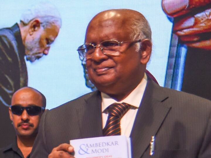 Balakrishnan Commission: धर्मांतरण करने वाले दलितों को SC दर्जा मिले या नहीं? लोकसभा चुनाव 2024 से पहले आ सकती है आयोग की रिपोर्ट Balakrishnan Commission report on sc status for dalit who converts religion supreme court Balakrishnan Commission: धर्मांतरण करने वाले दलितों को SC दर्जा मिले या नहीं? लोकसभा चुनाव 2024 से पहले आ सकती है आयोग की रिपोर्ट