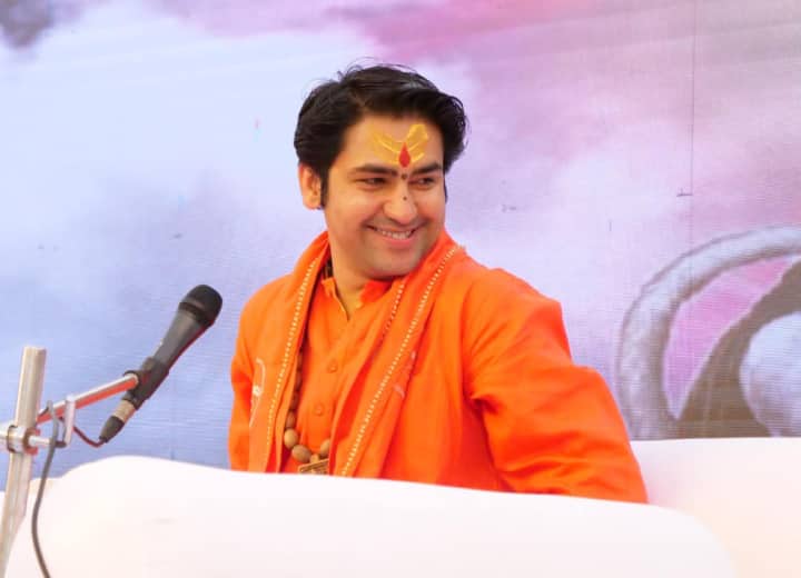 Thane: बजरंग दल विवाद पर धीरेंद्र कृष्ण शास्त्री ने दिया बड़ा बयान, कहा- 'ये हमारा दुर्भाग्य...' Dhirendra Krishna Shastri in mumbai reaction on bajrang dal the kerala story Thane: बजरंग दल विवाद पर धीरेंद्र कृष्ण शास्त्री ने दिया बड़ा बयान, कहा- 'ये हमारा दुर्भाग्य...'