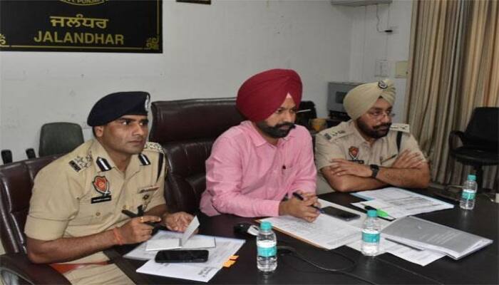 Chief Election Officer Jaspreet Singh reviewed the preparations and arrangements made by the civil and police administration in the Jalandhar ਮੁੱਖ ਚੋਣ ਅਧਿਕਾਰੀ ਨੇ ਜ਼ਿਲ੍ਹੇ ’ਚ ਸਿਵਲ ਤੇ ਪੁਲਿਸ ਪ੍ਰਸ਼ਾਸਨ ਵੱਲੋਂ ਕੀਤੀਆਂ ਤਿਆਰੀਆਂ ਤੇ ਪ੍ਰਬੰਧਾਂ ਦਾ ਲਿਆ ਜਾਇਜ਼ਾ