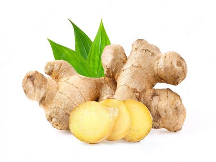 Ginger with medicinal properties can harm health avoid excessive use of ginger to stay healthy सावधान! ज्यादा फायदे के चक्कर में कहीं आप भी तो नहीं करते इस तरह अदरक का सेवन, हो सकते हैं ये नुकसान