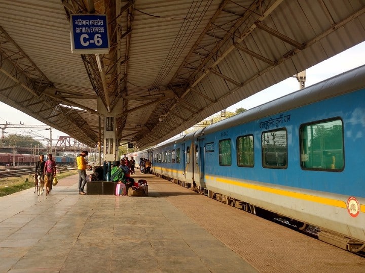 Tatkal Waiting List Fare return Policy Know How much money you will get in waiting list check here all details अगर तत्काल टिकट कंफर्म ना हुई तो क्या पैसे वापस मिलते हैं? ये नियम जान लें...