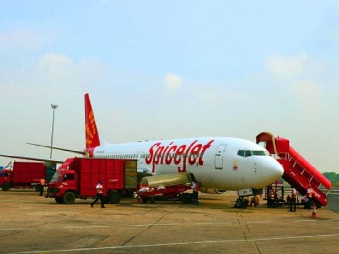 NCLT Issues Notice To SpiceJet On Aircraft Lessor's Insolvency Plea NCLT Issues Notice To SpiceJet On Aircraft Lessor's Insolvency Plea