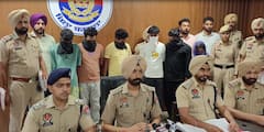 Punjab news: ਬਰਨਾਲਾ ਪੁਲਿਸ ਨੇ ਨਸ਼ੀਲੇ ਪਦਾਰਥਾਂ ਅਤੇ ਲਗਜਰੀ ਕਾਰ ਸਮੇਤ ਭਗੌੜੇ ਤਸਕਰਾਂ ਨੂੰ ਕੀਤਾ ਗ੍ਰਿਫ਼ਤਾਰ, ਅਗਲੇਰੀ ਕਾਰਵਾਈ ਜਾਰੀ