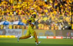 Dhoni in IPL : 'धोनी ओवररेटेड फिनिशर', टीम इंडियाच्या माजी कर्णधाराचं धोनीवर टीकास्त्र