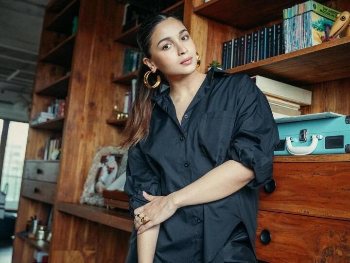 Alia Bhatt Net Worth: एक्टिंग के लिए लेती हैं 10-12 करोड़, एड फिल्म से कमाती हैं करोड़ों; कितनी है आलिया भट्ट के पास दौलत? Alia Bhatt Net Worth actrss Takes 10-12 crores for acting earns crores from ad film How much wealth does Alia Bhatt have Alia Bhatt Net Worth: एक्टिंग के लिए लेती हैं 10-12 करोड़, एड फिल्म से कमाती हैं करोड़ों; कितनी है आलिया भट्ट के पास दौलत?