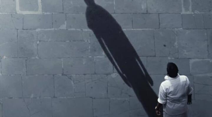 இப்படியான நிலையில் கடந்த ஏப்ரல் 30 ஆம் தேதி இரவு மாமன்னன் படத்தின் ஃபர்ஸ்ட் லுக் போஸ்டரும், மே 1 ஆம் தேதி இரண்டாவது போஸ்டரும் வெளியானது. இவை இரண்டும் ரசிகர்களை கவர்ந்தது.