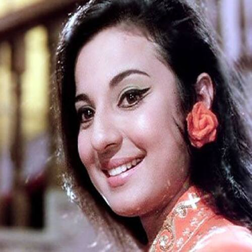 इस बात का खुलासा खुद तनुजा ने साल 2014 में फिल्मफेयर को दिए एक इंटरव्यू के दौरान किया था. दरअसल जब धर्मेंद्र ने इंडस्ट्री में कदम रखा था तो वो पहले से प्रकाश कौर के साथ शादीशुदा और दो बच्चों के पिता थे.