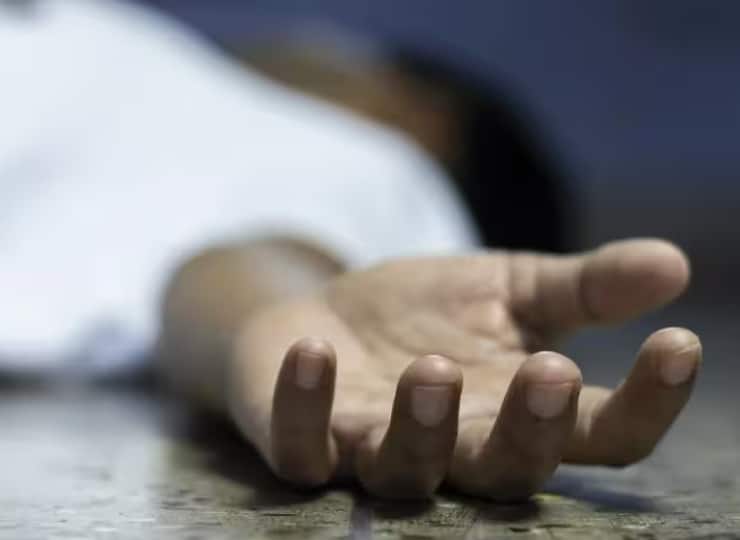 Maharashtra crime Man mistakes menstrual blood to be result of physical intercourse tortures 12 yr old sister to death बहन को हुए पीरियड्स तो भड़क गया भाई, पत्नी के उकसाने पर 12 साल की बच्ची को पीट-पीटकर मार डाला
