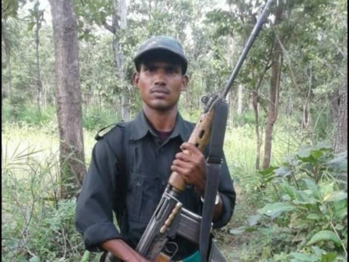 Chhattisgarh: महिला नक्सली और 8 लाख का इनामी मड़कम एर्रा एनकाउंटर में ढेर, कई बड़े हमले में थे शामिल Encounter in sukma of Naxalite Madkam Erra with reward of 8 lakhs woman Naxalite also died ANN Chhattisgarh: महिला नक्सली और 8 लाख का इनामी मड़कम एर्रा एनकाउंटर में ढेर, कई बड़े हमले में थे शामिल