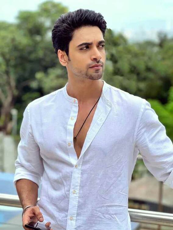 फालतू के अयान मित्तल हैं इतने पढ़े-लिखे