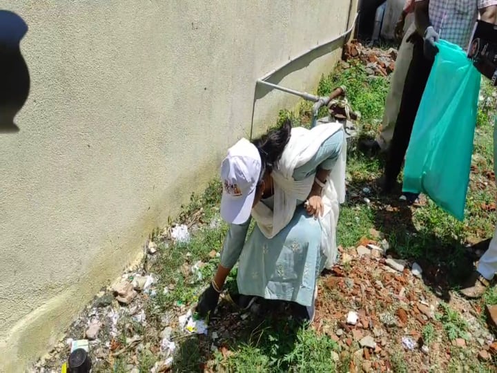 கையில் கிளவுஸ், கண்ணில் பட்ட குப்பை எல்லாம் கிளோஸ்.. அசத்திய காஞ்சி மாவட்ட ஆட்சியர் ஆர்த்தி