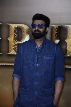 'ఆదిపురుష్' ట్రైలర్ లాంచ్ ఈవెంట్‌లో ప్రభాస్ స్టైలిష్ లుక్
