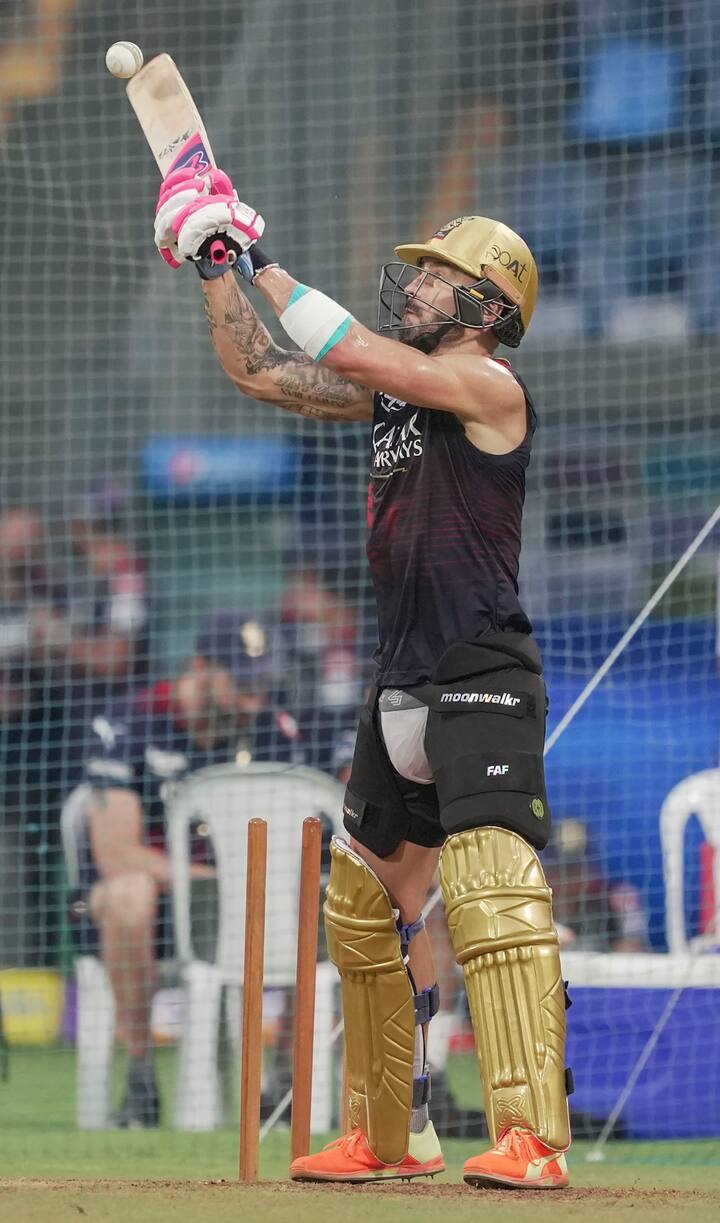 மிடில் ஆர்டர் வரிசையில் உள்ள பிரபுதேசாய் மற்றும் தினேஷ் கார்த்திக் பேட்டிங்கில் ரன்களை குவிக்க திணறிவருகிறார்கள்.