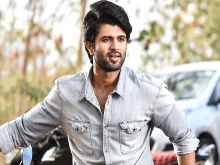 Vijay Devarakonda Birthday Special Serial Director Son to Actor Know His Cinema Journey Vijay Devarakonda: சீரியல் டைரக்டர் மகன் டூ அர்ஜூன் ரெட்டி...! பெண்களின் கனவு நாயகன் விஜய் தேவரகொண்டா..!