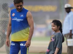 IPL 2023 के बीच बेटी जीवा के संग दिखे एमएस धोनी, देखें किस अंदाज़ में आईं नज़र