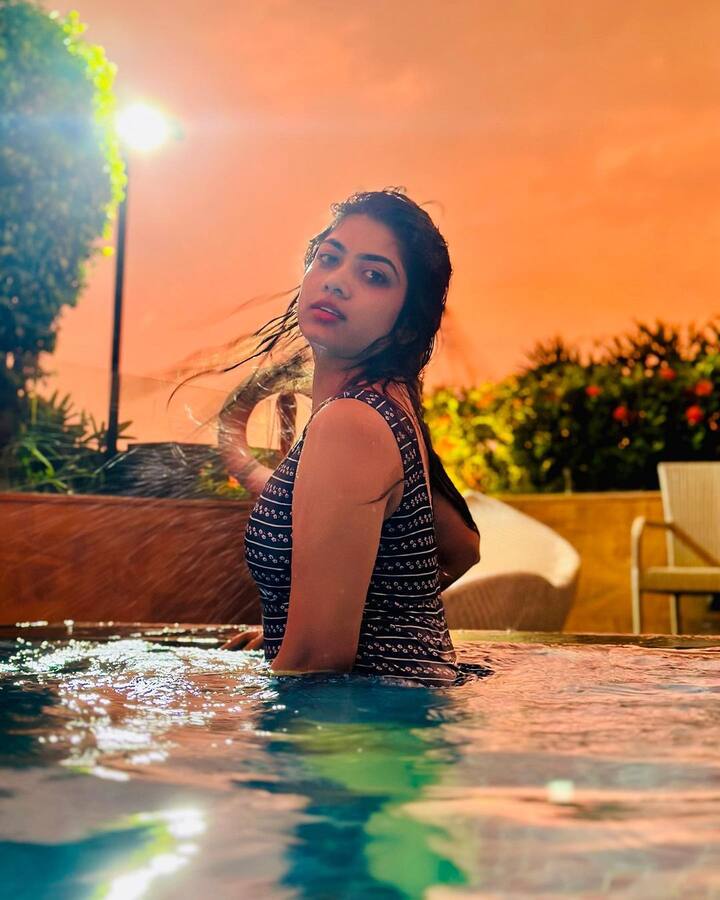 శ్రీదేవి డ్రామా కంపెనీ’లోనూ చేస్తూ సొంతంగా అభిమానులను సొంతం చేసుకుంది ఈ బ్యూటీ.