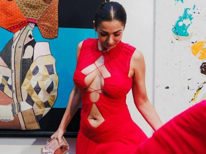 Malaika Arora Flaunted Stretch Marks In Red Gown Fans Said Feeling Proud To See You | Malaika Arora Pics: रेड रिवीलिंग ड्रेस में मलाइका अरोड़ा ने फिर बेबाकी से फ्लॉन्ट किए स्ट्रेच