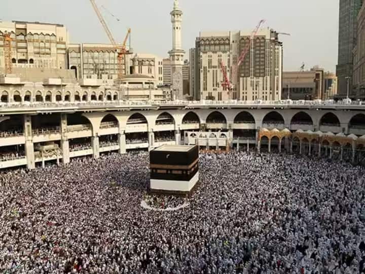 Pakistan economic crisis return unutilized seats of hajj quota to saudi arabia for first time after independence Pakistan Return Hajj Quota: हज यात्रा के लिए भी पाकिस्तान के पास नहीं बचे पैसे! मजबूर होकर लौटाया सऊदी अरब को कोटा