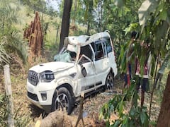 बस्तर में भीषण सड़क हादसा, तेज रफ्तार स्कॉर्पियो का टायर फटा, तीन की मौत, चार गंभीर रूप से घायल