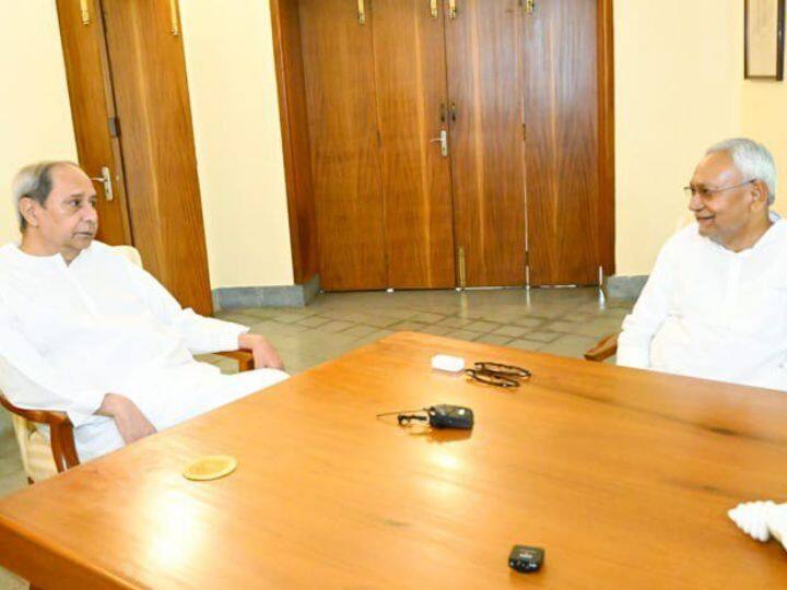 बीजू जनता दल (BJD) के प्रमुख नवीन पटनायक ने नीतीश कुमार से मिलने के बाद कहा, ''हमारी दोस्ती पुरानी है. हमने साथ मिलकर भी काम किया है. आज गठबंधन को लेकर कोई चर्चा नहीं हुई.'' हालांकि दोनों नेताओं ने ये नहीं बताया कि किस मुद्दे पर बात हुई है.