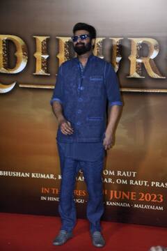 'ఆదిపురుష్' ట్రైలర్ లాంచ్ ఈవెంట్‌లో ప్రభాస్ స్టైలిష్ లుక్