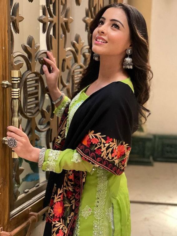 आपकी नजरों ने समझा की नंदनी हैं इतनी पढ़ी-लिखी