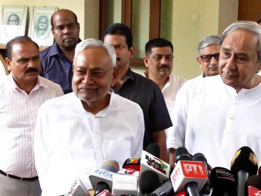 Nitish Kumar Meets Odisha's Naveen Patnaik, Deny Any Talks On Third Front Alliance Nitish Kumar Meets Odisha's Naveen Patnaik, Deny Any Talks On Third Front Alliance