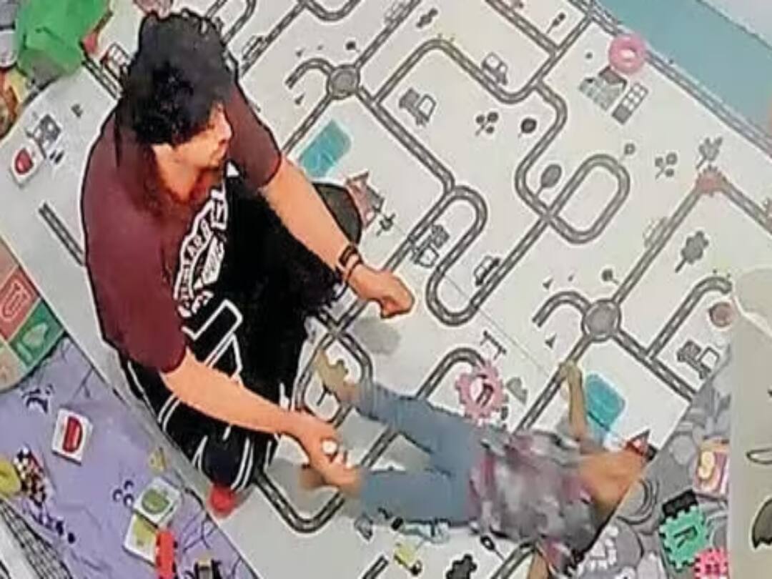 Crime: தரையில் மூன்று முறை வீசி குழந்தையை அடித்த கொடூரம்.. பிரபல சீரியல் நடிகை கணவர் மீது புகார்!