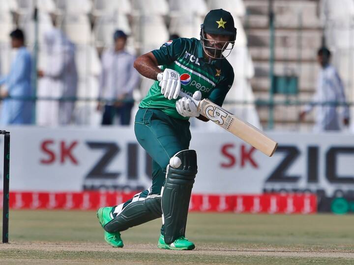 ICC Men's Player of the Month Fakhar Zaman was voted for April 2023 after some special performances पाकिस्तान के फखर ज़मां बने ICC Player Of The Month, न्यूज़ीलैंड के खिलाफ शानदार पारियां खेल अपने नाम किया खिताब