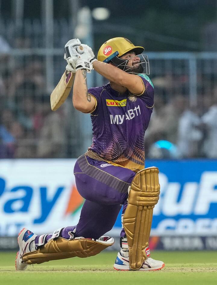 2018 ஆம் ஆண்டில் கொல்கத்தா அணிக்கு வந்தபிறகு, நெட் ஆட்டக்காராக இருந்தார். கடந்த ஆண்டில் கொல்கத்தா அணியின் மெயின் லெவெனில் இடம்பிடித்து, இந்தாண்டின் ஐபிஎல் தொடரில் குஜராத் டைடன்ஸ் அணிக்கு எதிரான ஆட்டத்தில் 5 பந்துகளில் 28 ரன்கள் தேவைப்பட்ட போது, ரிங்கு சிங் , 5  பந்துகளிலும் சிக்ஸர் அடித்ததால் புகழின் வெளிச்சத்திற்கு வந்தார்.