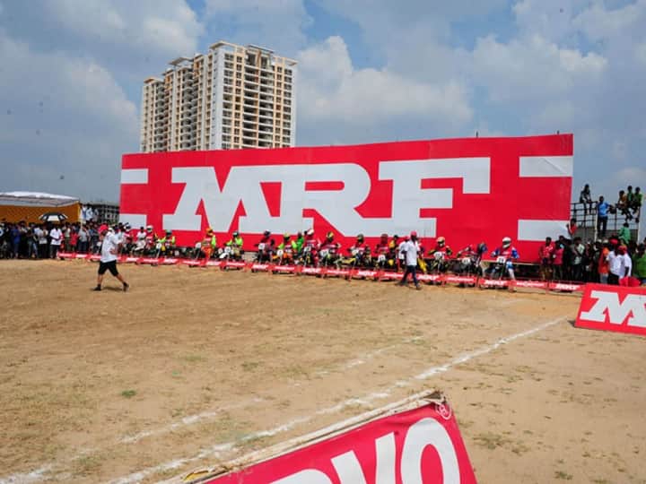 एमआरएफ (MRF): सबसे पहला नंबर आता है टायर बनाने वाली कंपनी एमआरएफ का. यह भारत का सबसे महंगा शेयर है, जिसकी कीमत अभी 1 लाख रुपये के करीब पहुंच चुकी है.