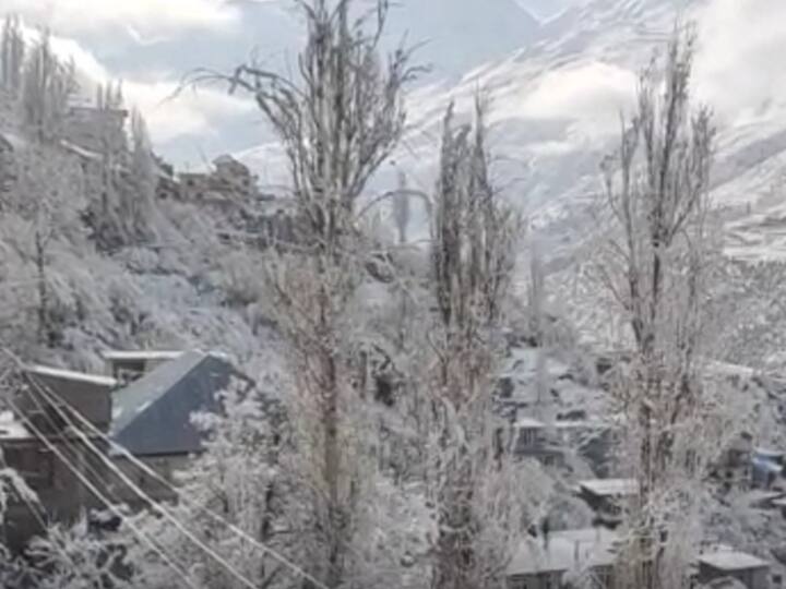 वहीं मौसम विभाग ने नौ मई को ऊंचाई वाले इलाकों में हल्की बारिश और बर्फबारी की संभावना व्यक्त की है.